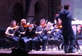 un palco per la scuola Violinisti