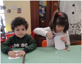 costruire libri bambini che rilegano i loro libri
