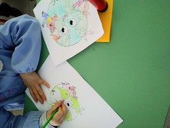 i bambini disegnano la terra