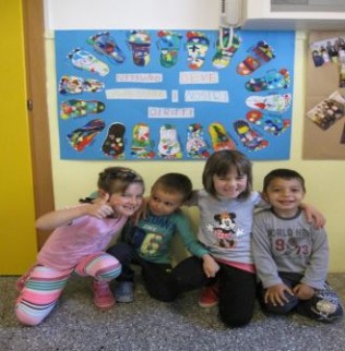 I bambini sorridono contenti