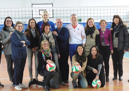 foto di gruppo Sara Anzanello con i professori