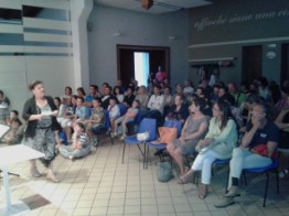 La maestra luisa presenta la serata