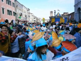 gioia i bambini esultano dopo la proclamazione